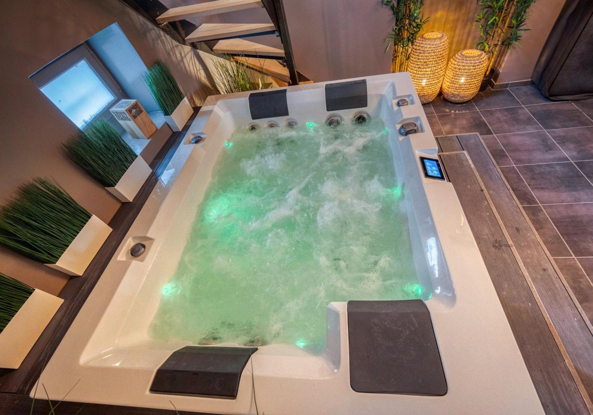 50 Nuances D'Amour - Jacuzzi / Massage / Cinema Moirans Exterior foto